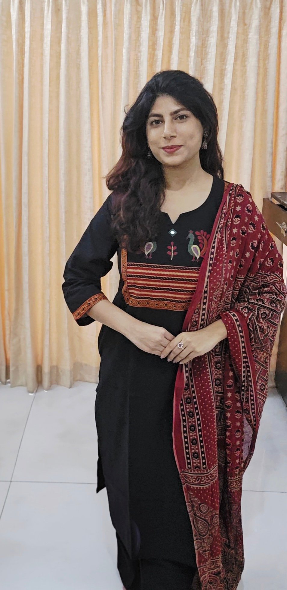Pure Cotton Kurta Pant Set with Contrast Dupatta - Image 2