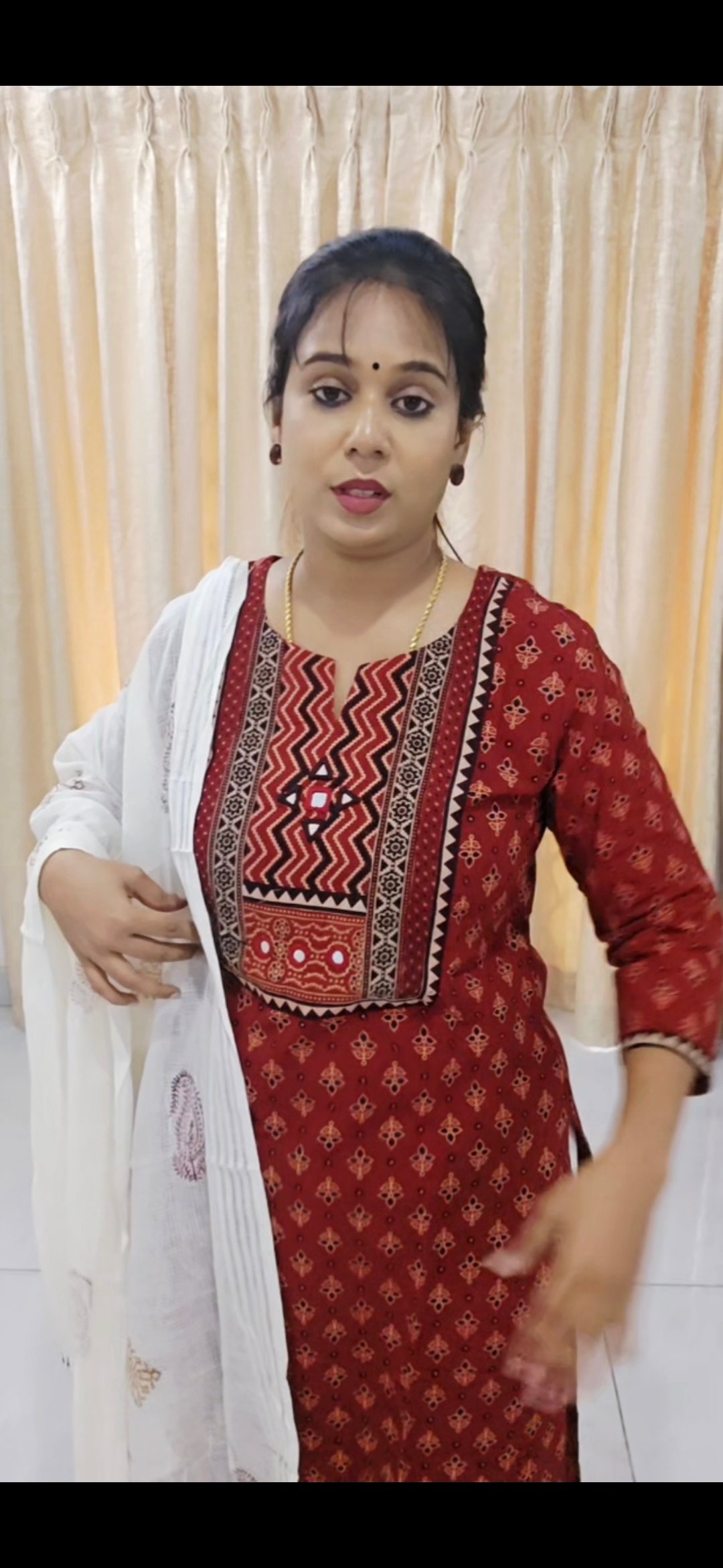 Maroon Cotton Suit Set with Mirror Work - Image 4